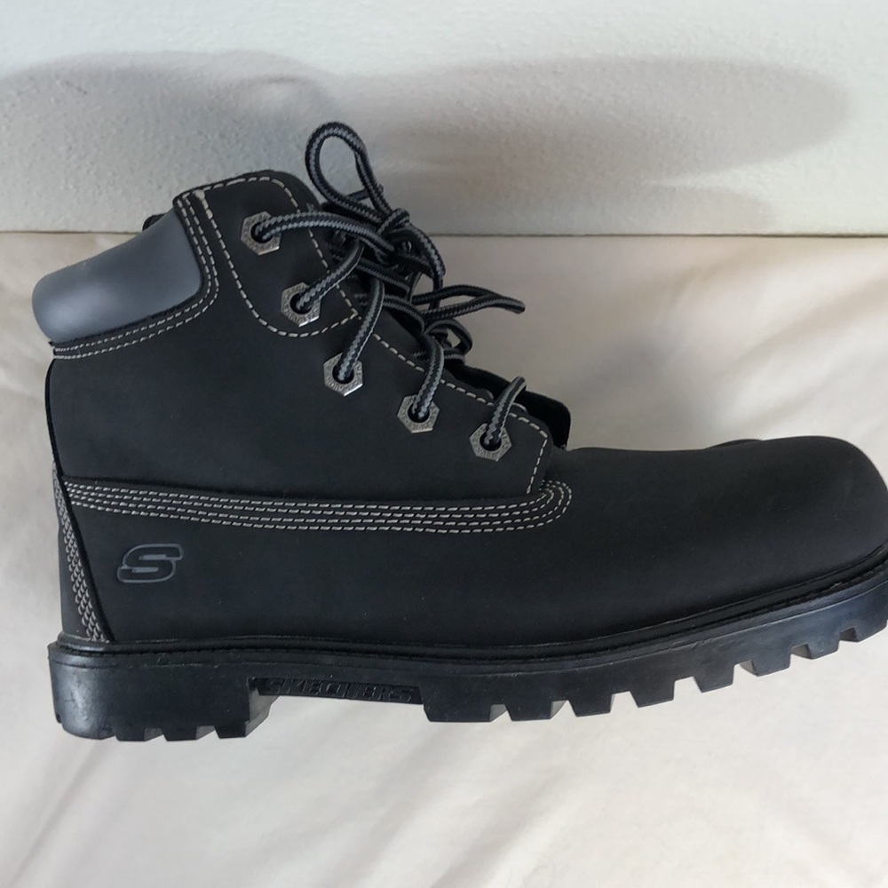 Sketchers boots size 4.5 SN 405656L Black NWOT Black Youth - Picture 6 of 10